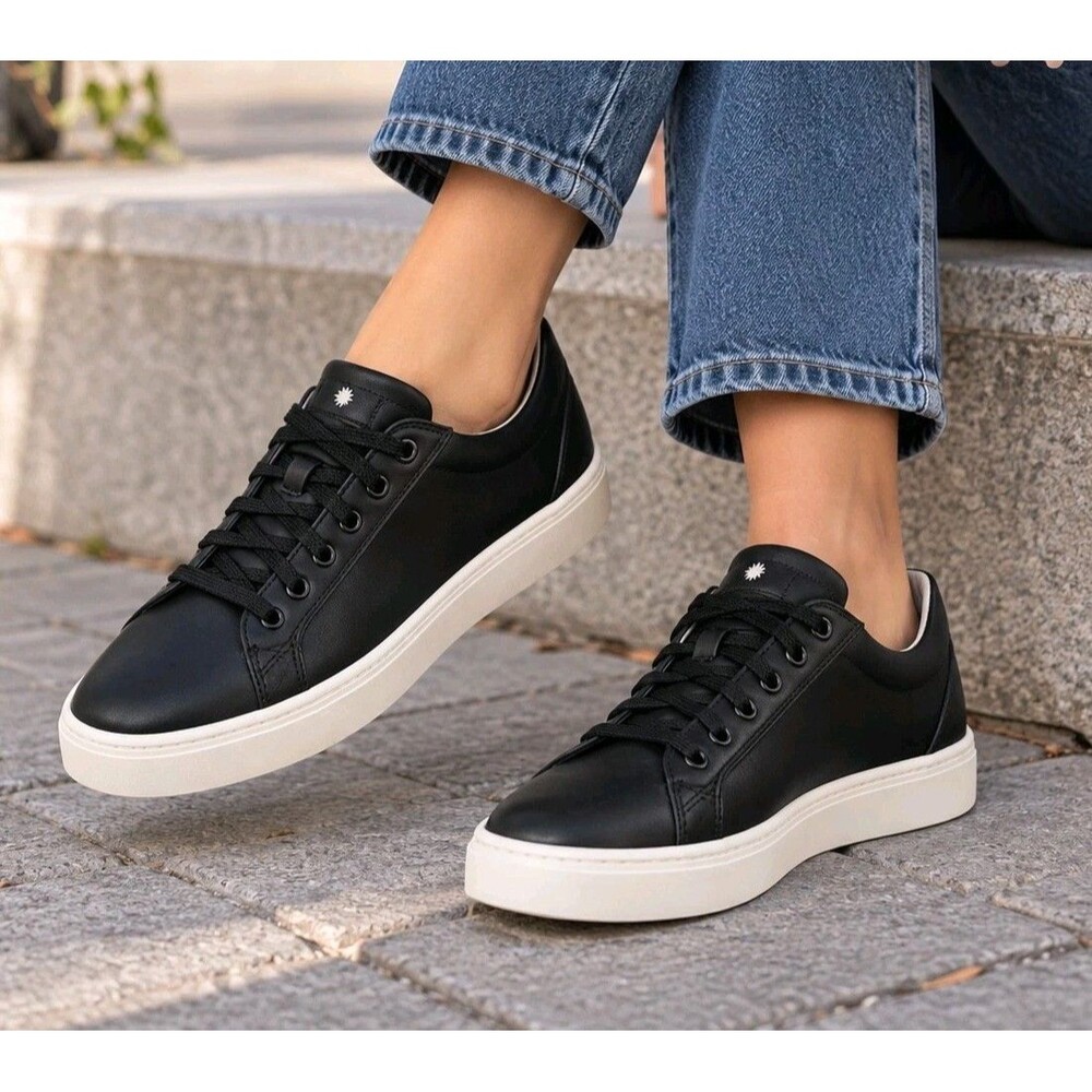 Stuart Weitzman Womens Sneakers US 8.5 EU 38.5 Black Leather Lace Up White Sole